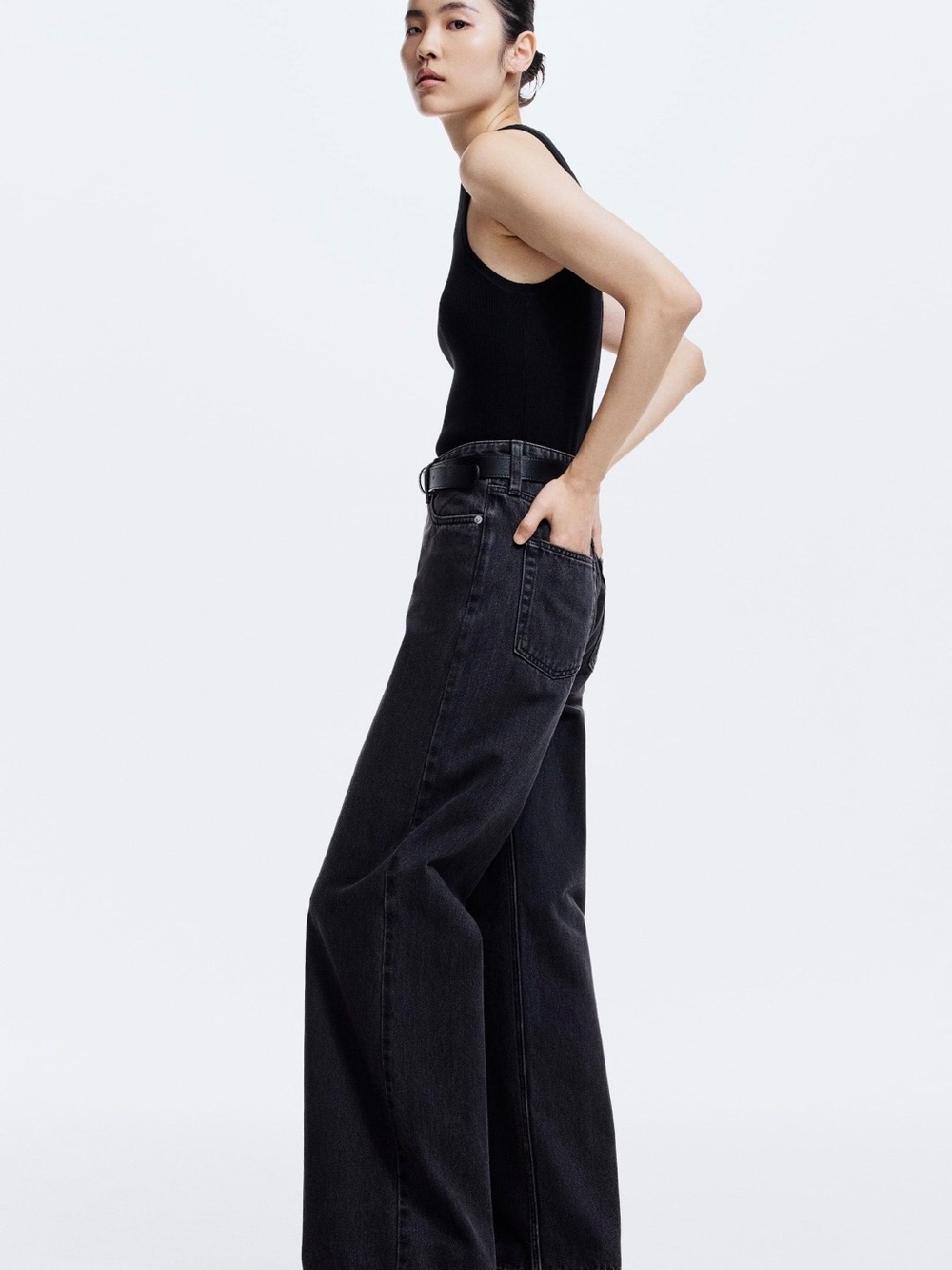H&M &Denim Wide High-Waist Full-Length jeans, size US 6 Washed Black